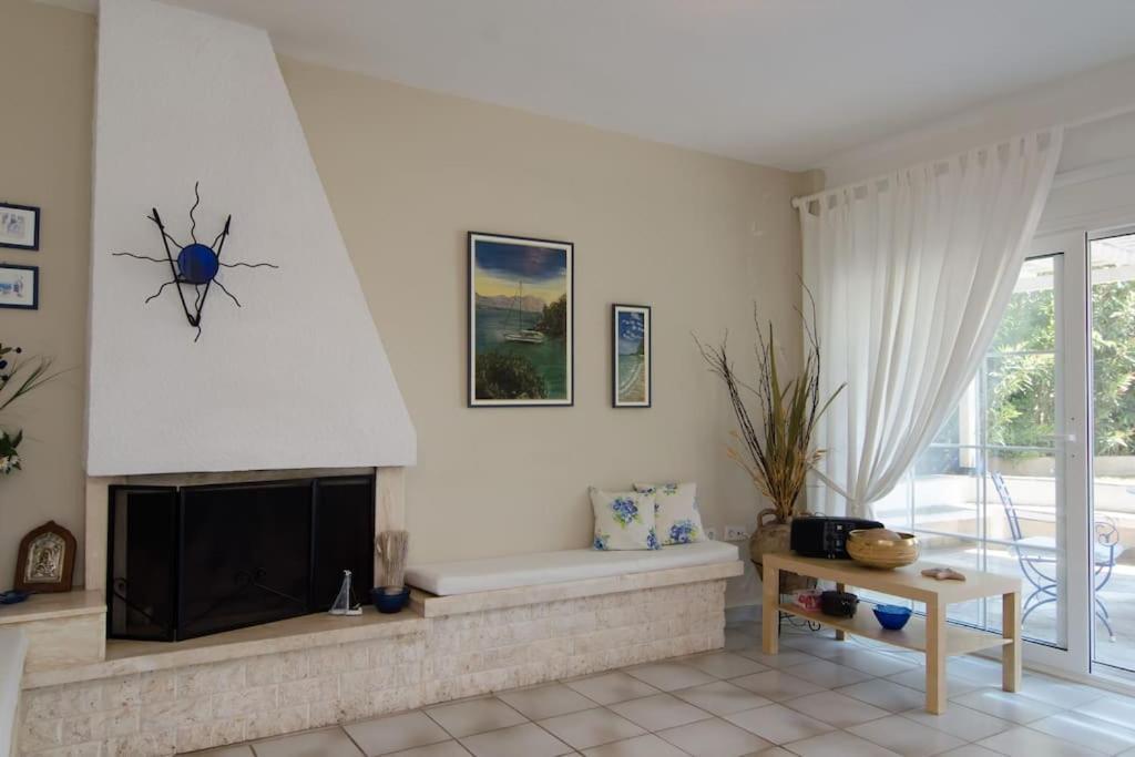 Wonderful House With Private Garden Villa Flogita Exterior photo