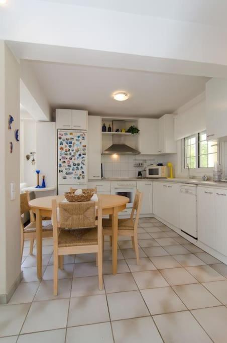 Wonderful House With Private Garden Villa Flogita Exterior photo