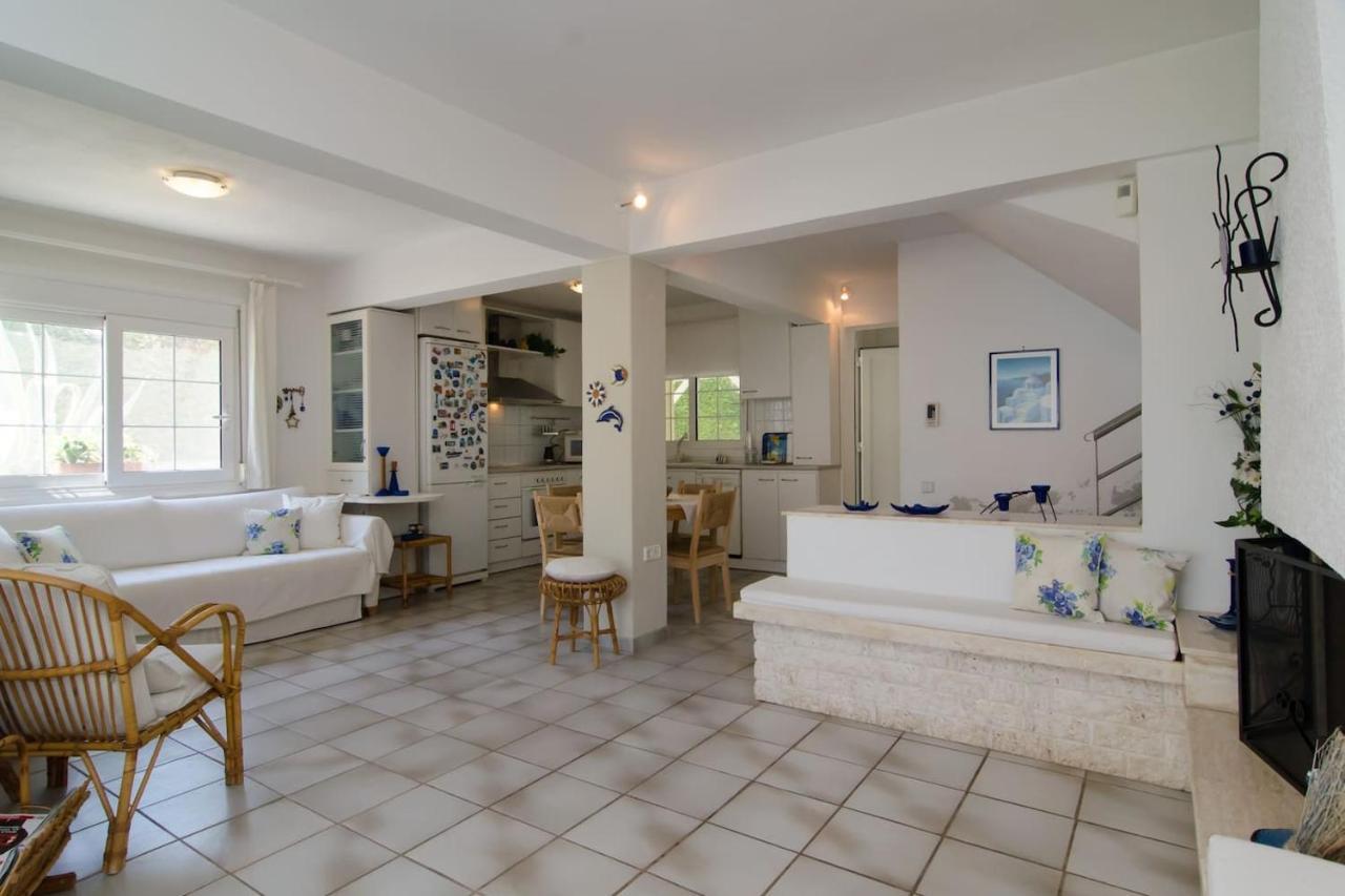 Wonderful House With Private Garden Villa Flogita Exterior photo